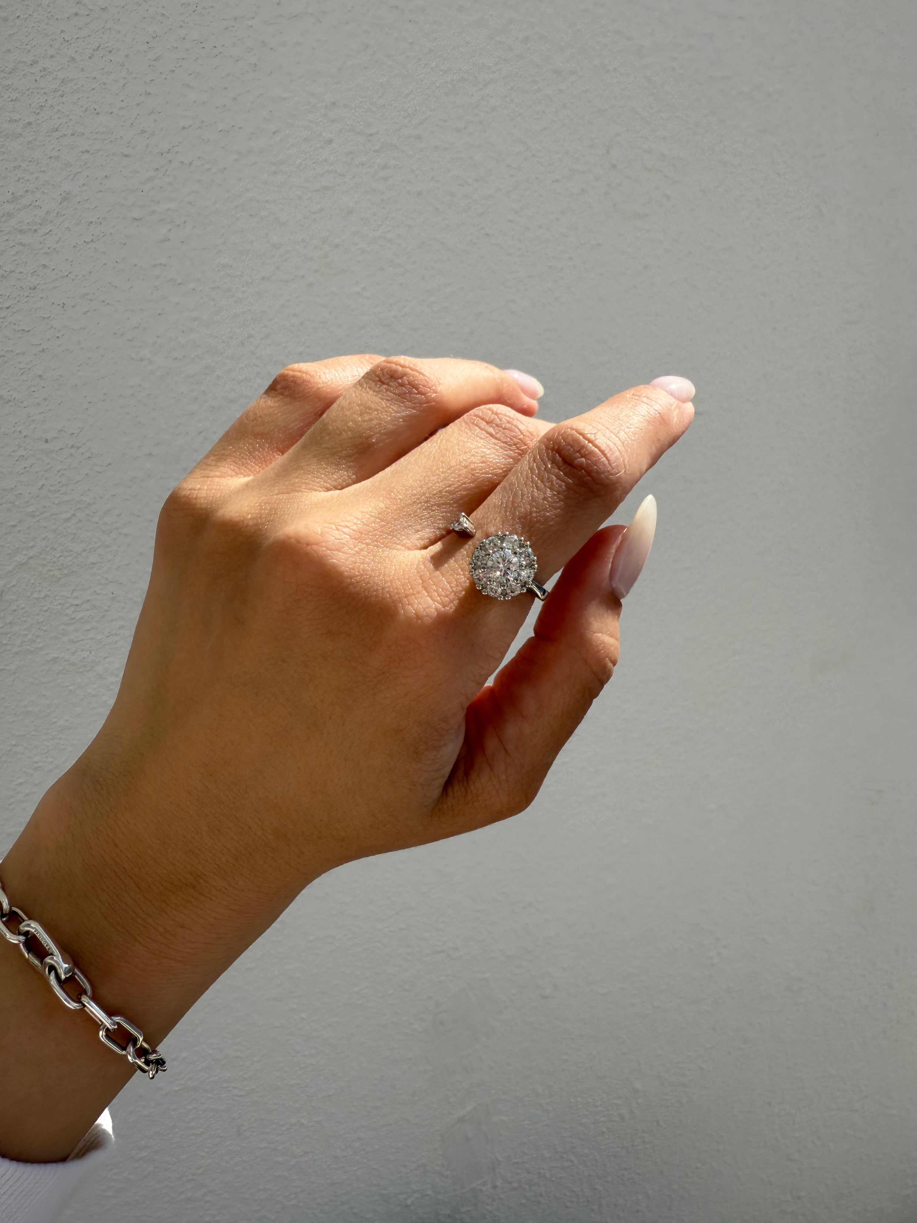 טבעת קריסטל מסתובבת