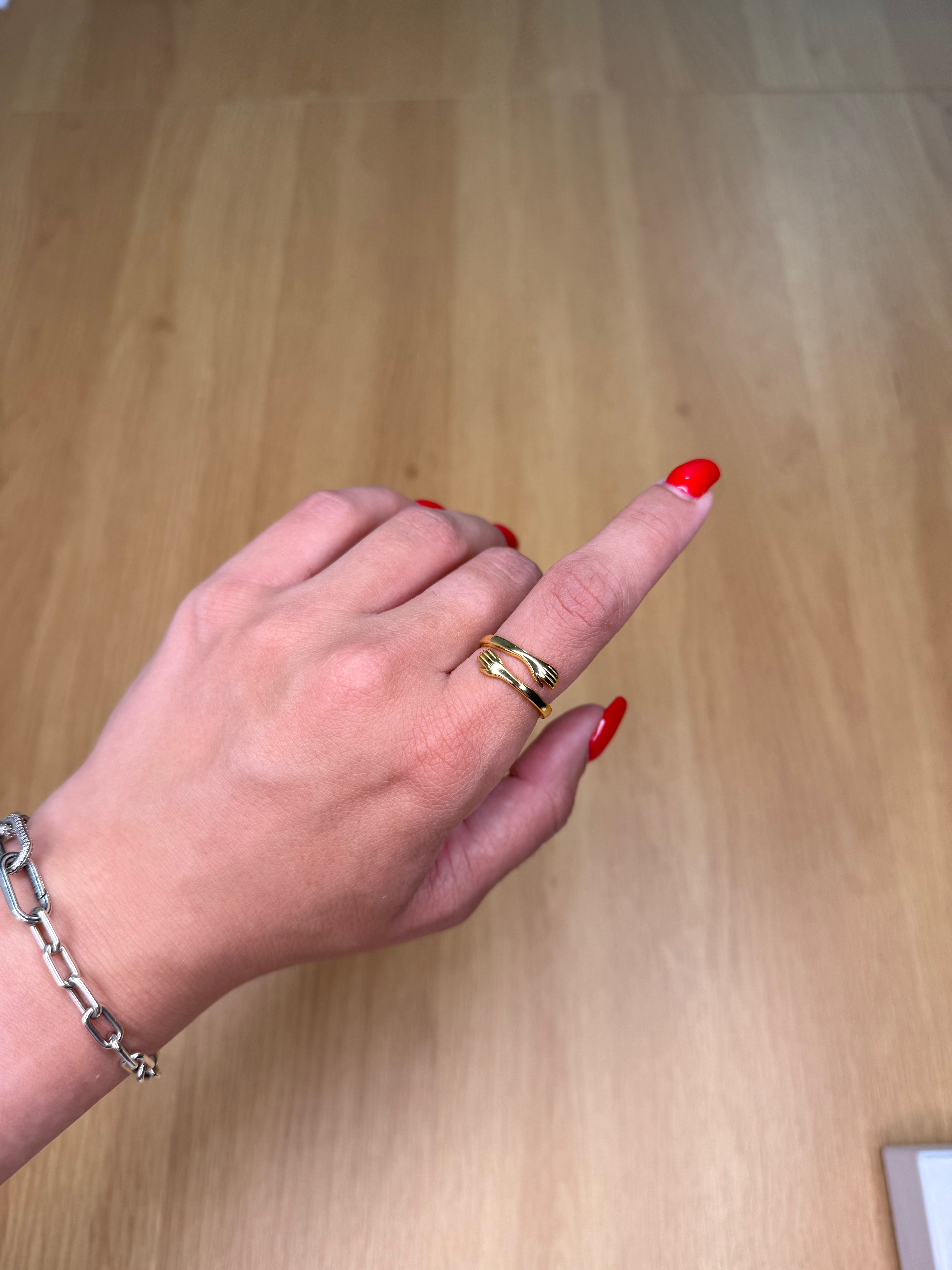 "תזכורת יומיומית לכך שאני לא לבד"