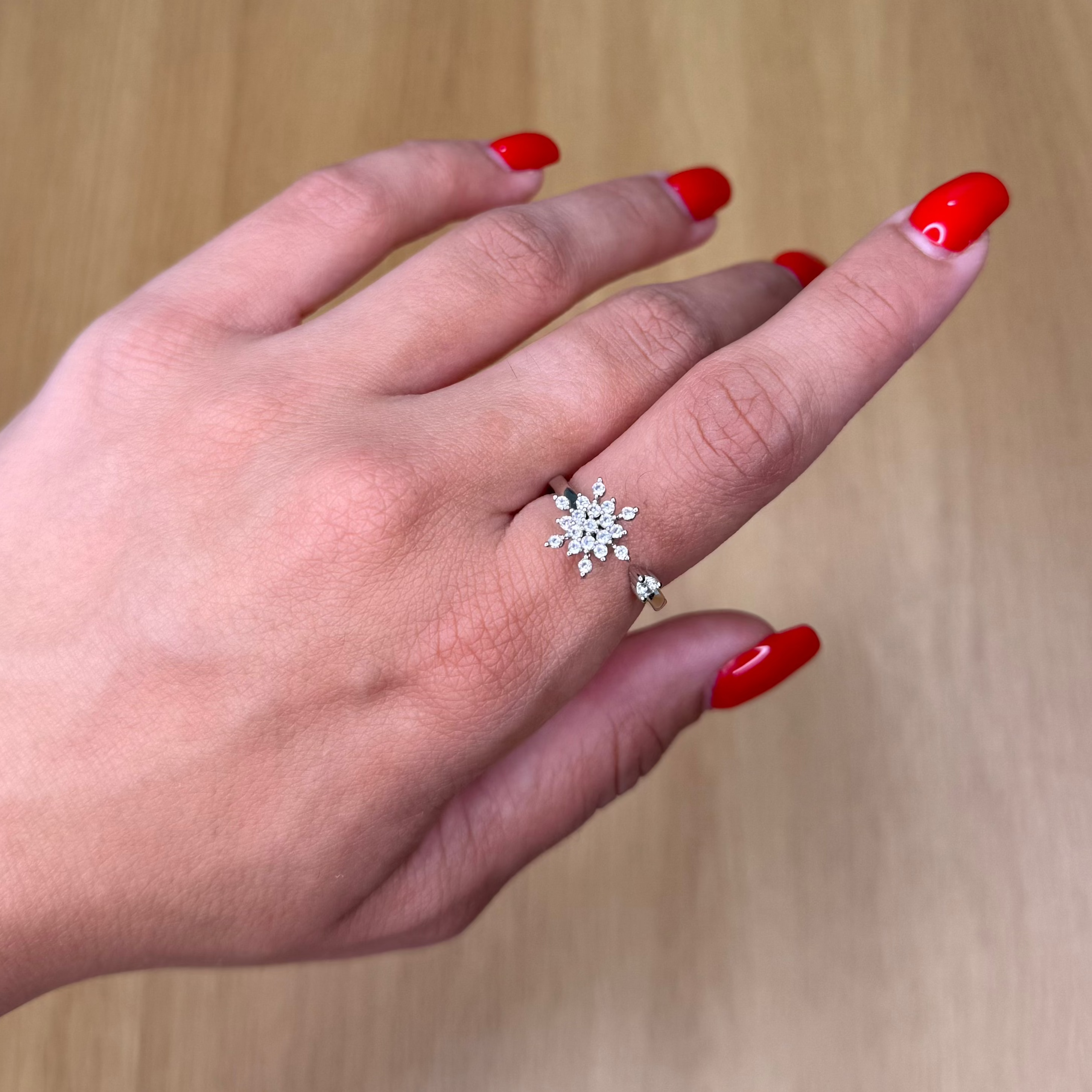 טבעת שלג - עדינה, נוצצת, ומרגיעה