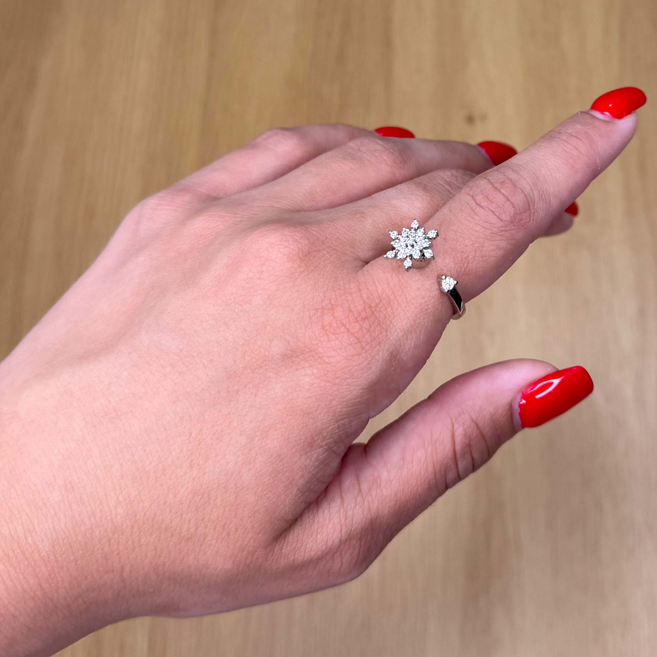 טבעת שלג - עדינה, נוצצת, ומרגיעה