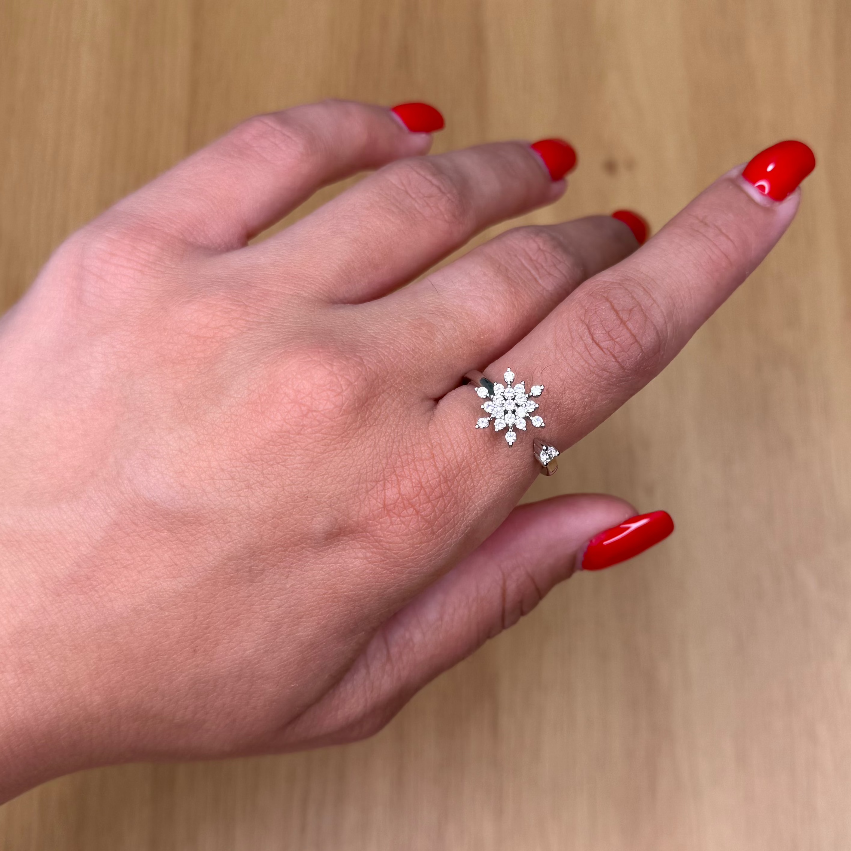 טבעת שלג - עדינה, נוצצת, ומרגיעה