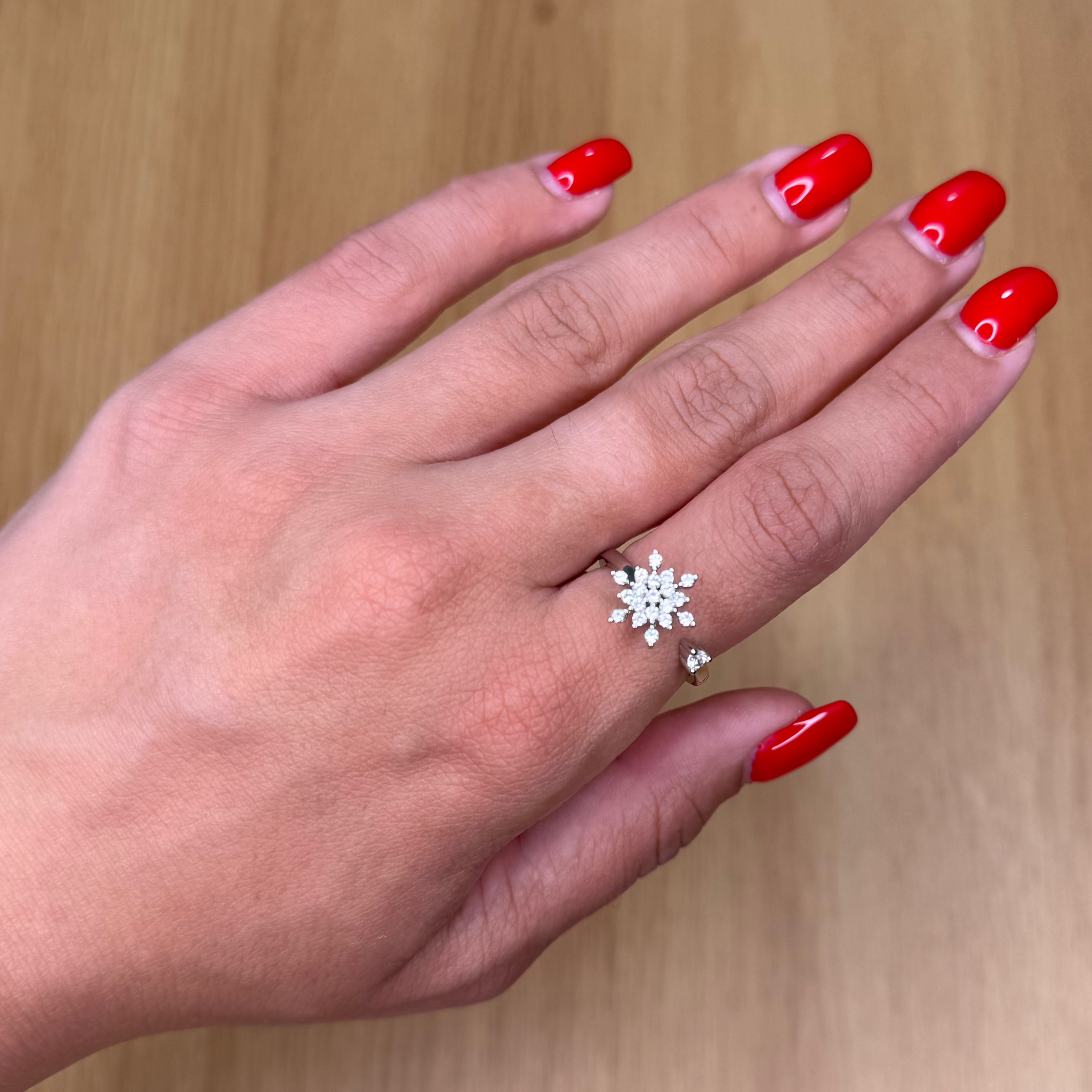 טבעת שלג - עדינה, נוצצת, ומרגיעה